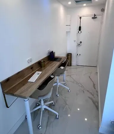 Apartment With Amazing View Of + Parking *