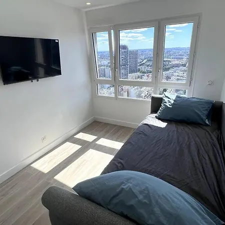 Apartment With Amazing View Of + Parking *